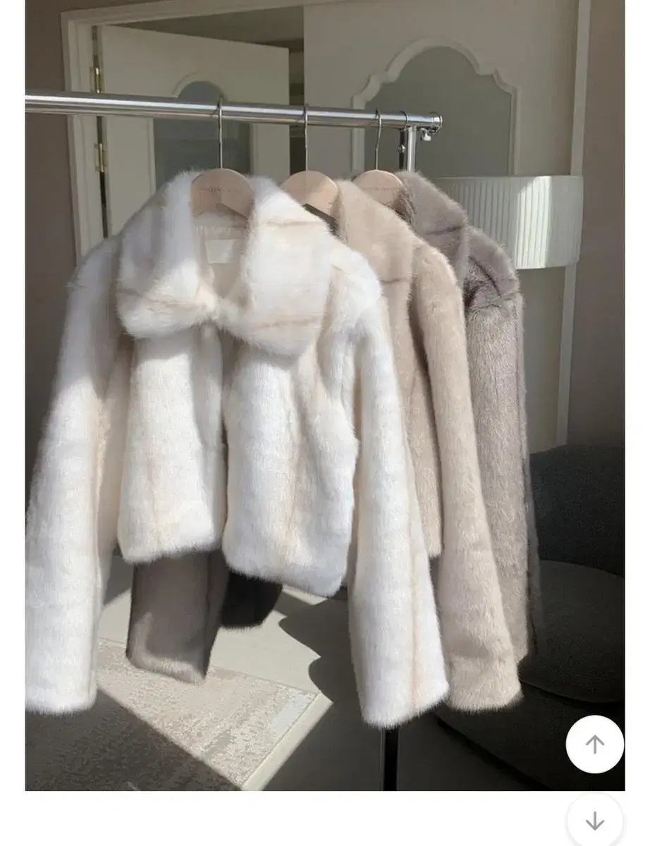 (새상품/무배) fur jacket ivory 크롭 퍼자켓 아이보리